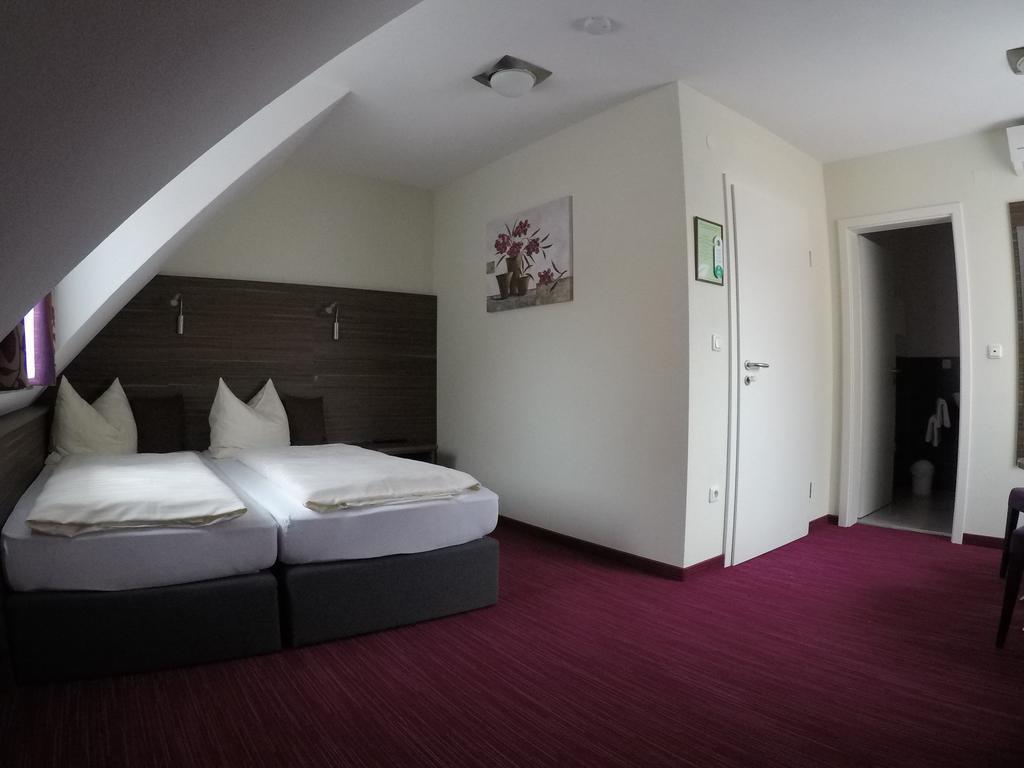 Pension Am Weinberg Bed & Breakfast Mainstockheim Kültér fotó